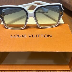 Fashion Louis Vuitton Chic White and Gold Sunglasses